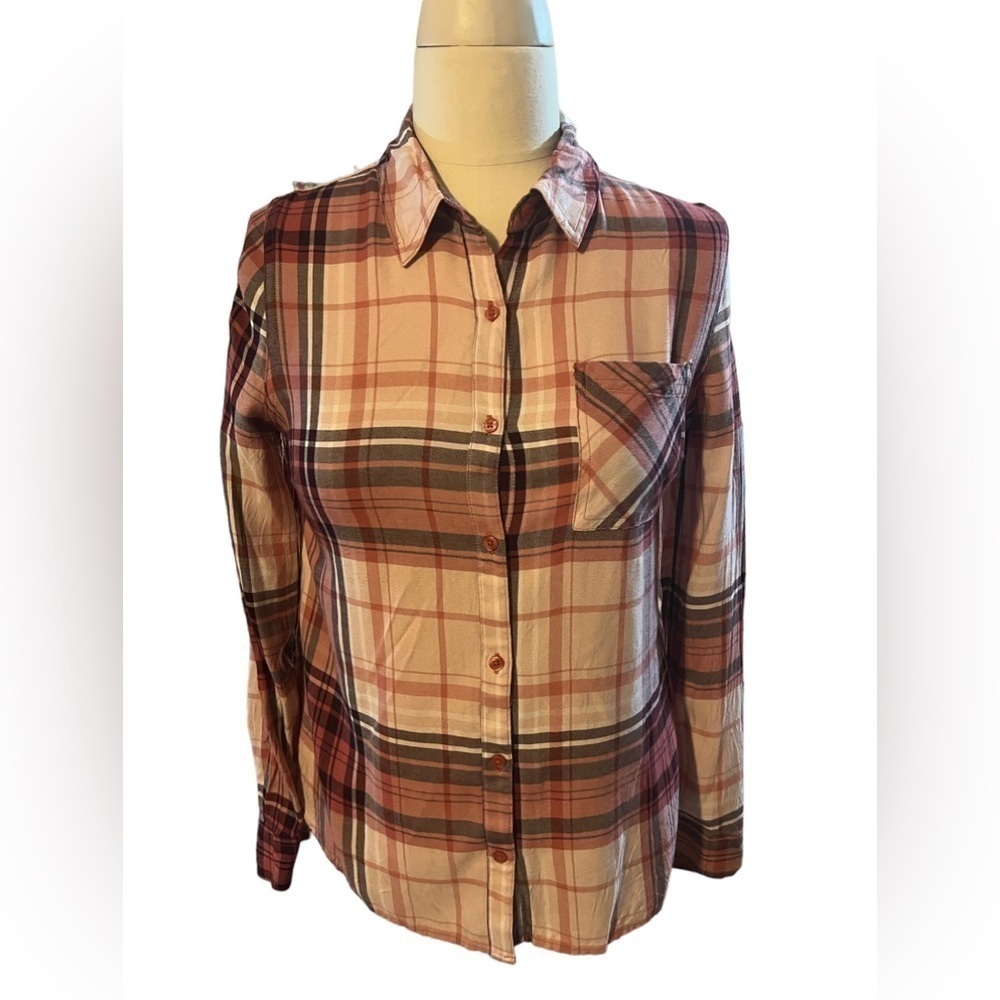 Vintage Vince Camuto maroon colored button down shirt size M